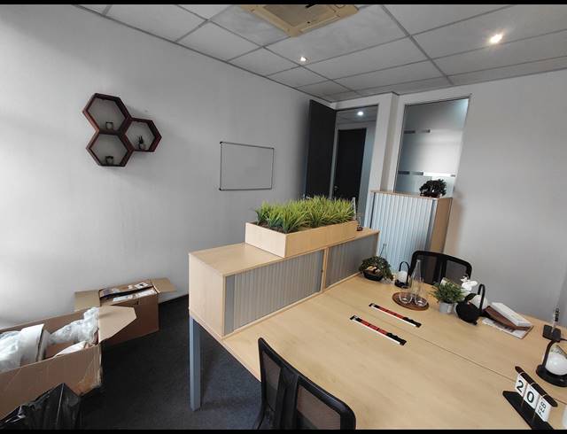 21.20M² OFFICE TO LET IN FOURWAYS